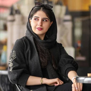 نیلوفر حق بین تیم لید سئو سایت از ما